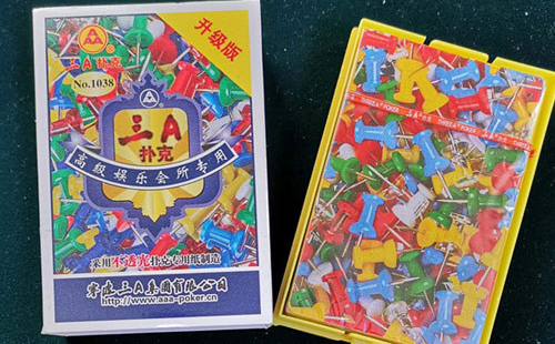 波密扑克批发采购指南与产品质量识别要点解析